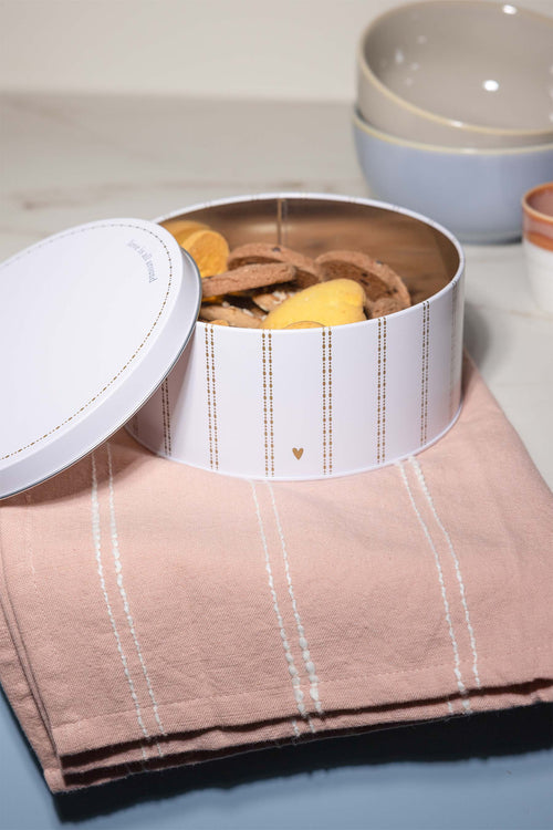 Koekblik streep hartje love is all around