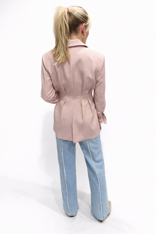 Gestreepte Blazer – Elegant & Vrouwelijk
