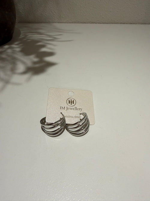Zilverkleurige Oorbellen met Gelaagd Design