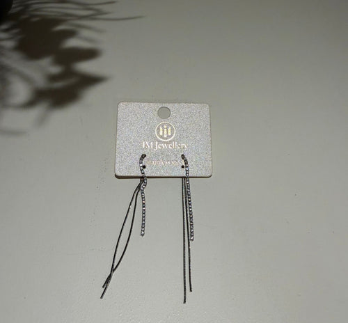Zilverkleurige Oorbellen met Strass & Lange Kettingdetails