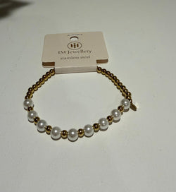 Goudkleurige Armband met Witte Zoetwaterparels