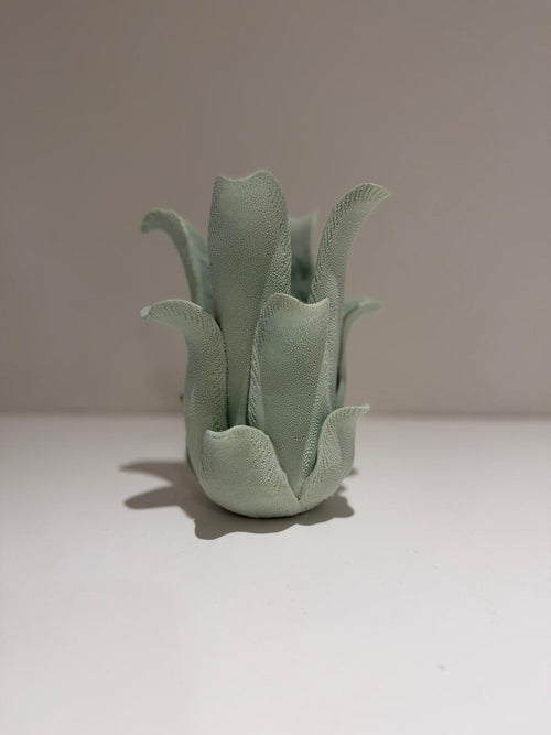 Light & Living – “ Petal Tealight Holder” – 13,5 × 17,5 cm